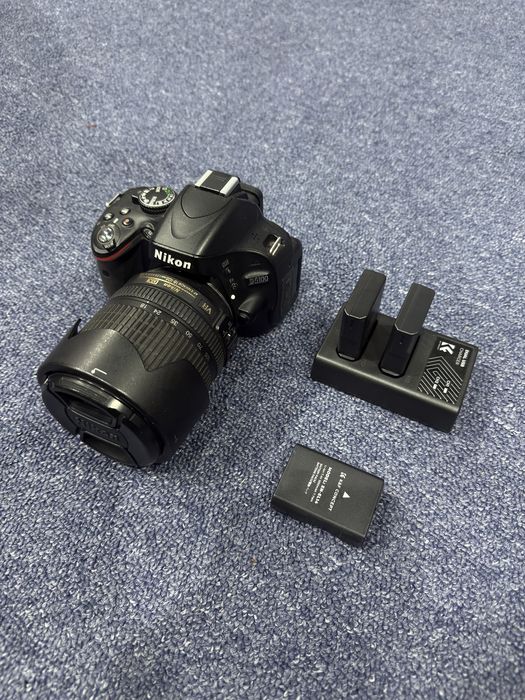 Nikon D5100 + 18-105 mm f/3.5-5.6