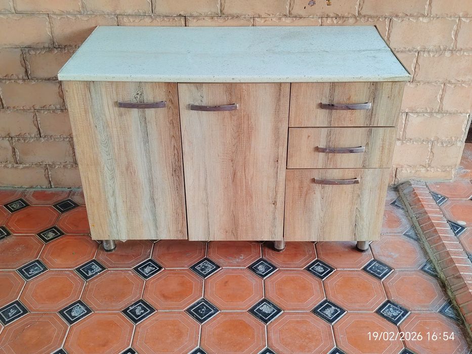 Ассалому Алайкум ошхона ун иш столи, бунгача ишлатилинган.