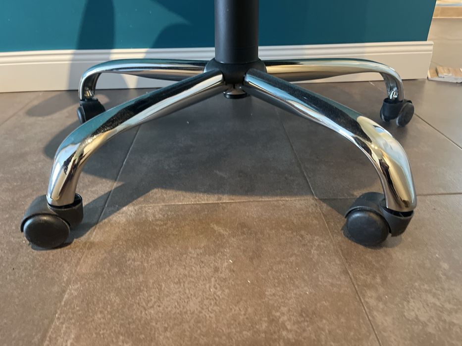 Черен Офис стол