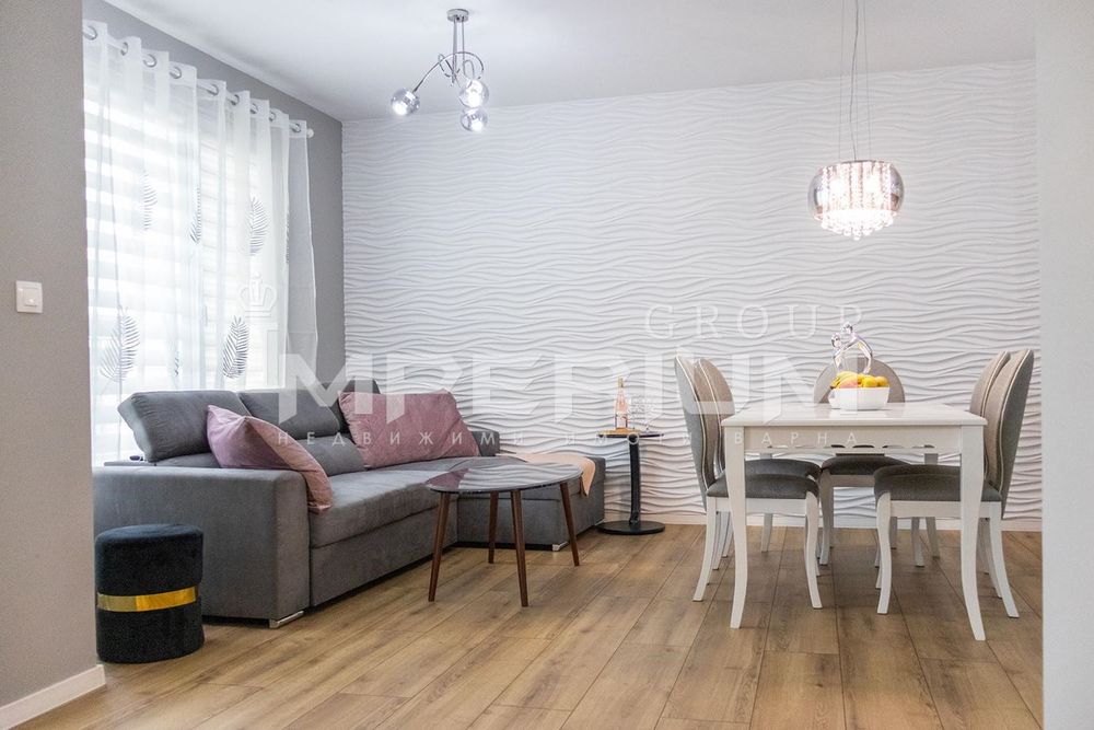 Дава се под наем Двустаен апартамент в Варна, Чайка - 75 кв.м за 816 € - Снимка #1