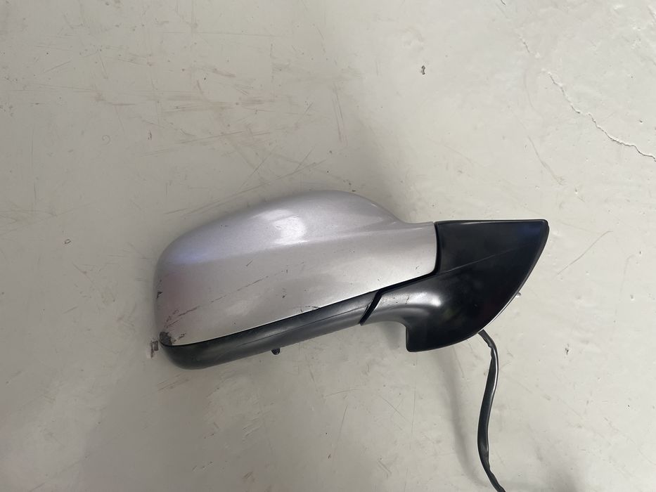 Дясно огледало за Пежо 407 с. Енина • OLX.bg