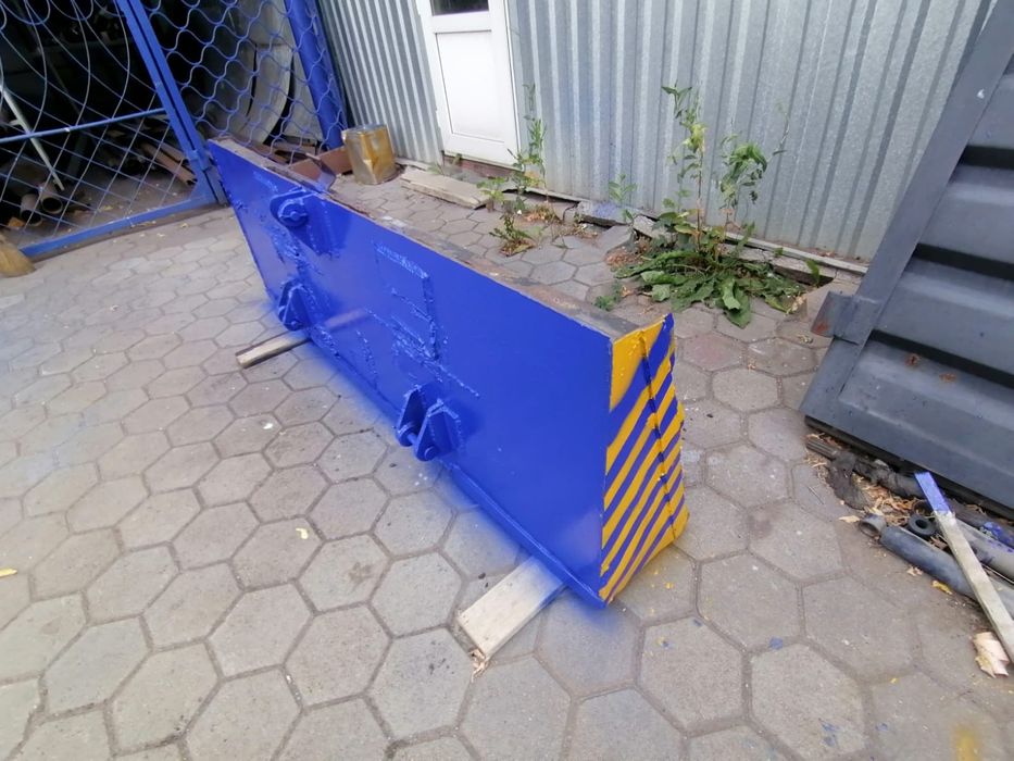 Продам  отвал на трактор Беларус