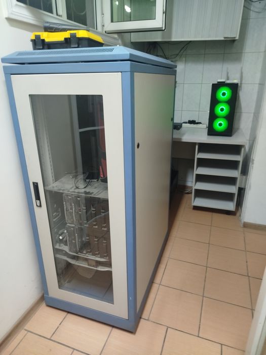 Продается Сервер. Б/У