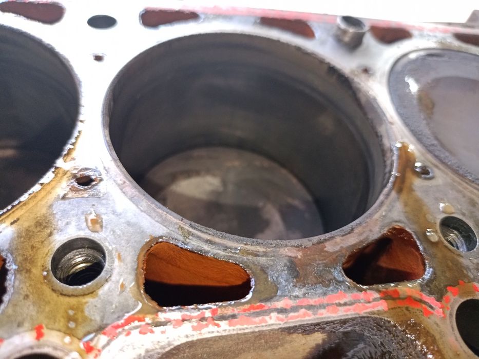 Продавам блок от БМВ е30 м20б25 е28 е34