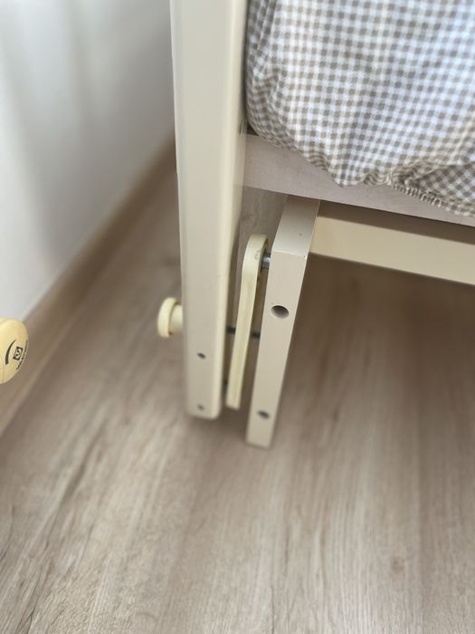 Детскся кроватка