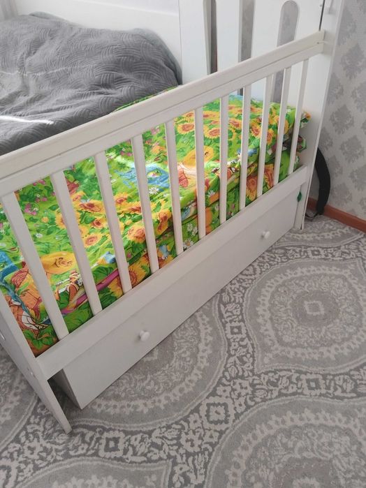 Детская кровать- манеж