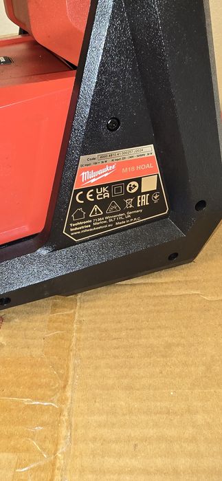 Milwaukee M18 HOAL  proiector led 2024