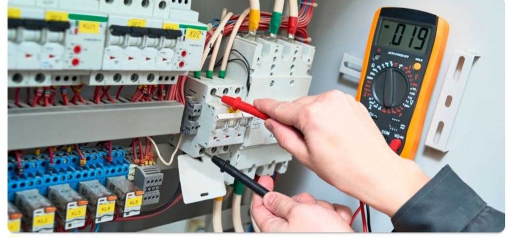 Prestari servicii Instalații Electrice Complete.