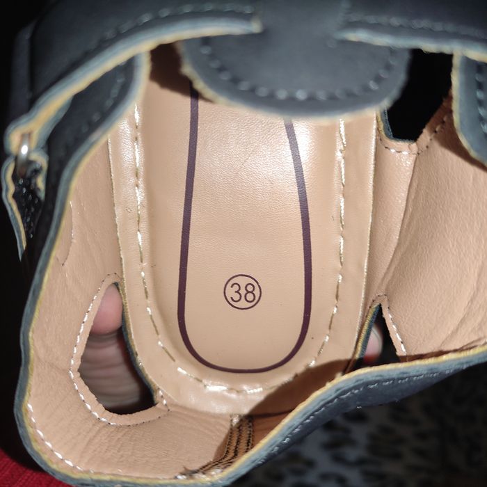 Сандали номер 38 Ко