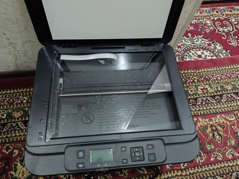 Printer srochna sotiladi