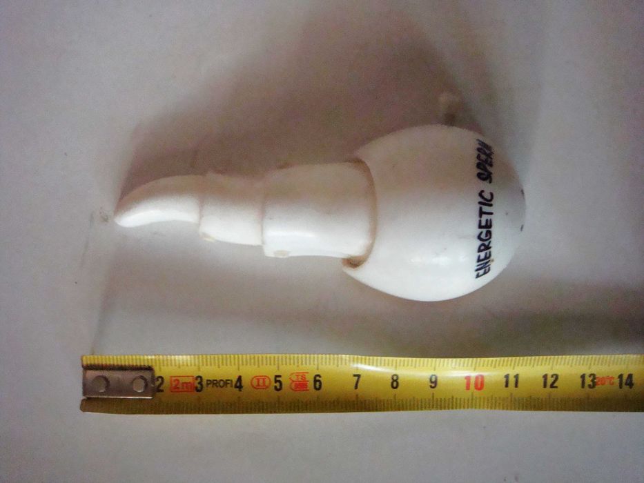 Стара пластмасова механична играчка