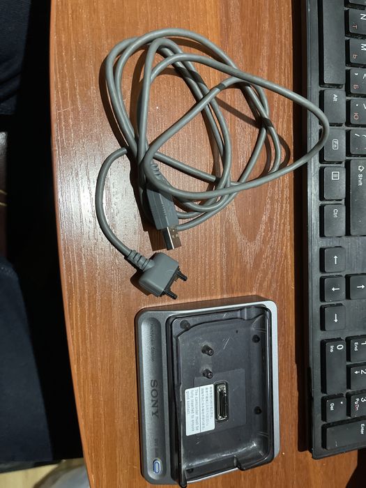 Продается подзарядник для видеокамеры Soni