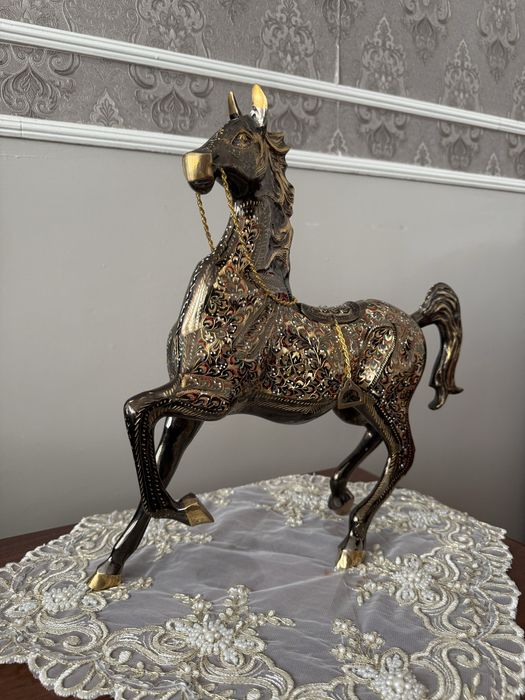 Лошадь сувенир ручной работа новый