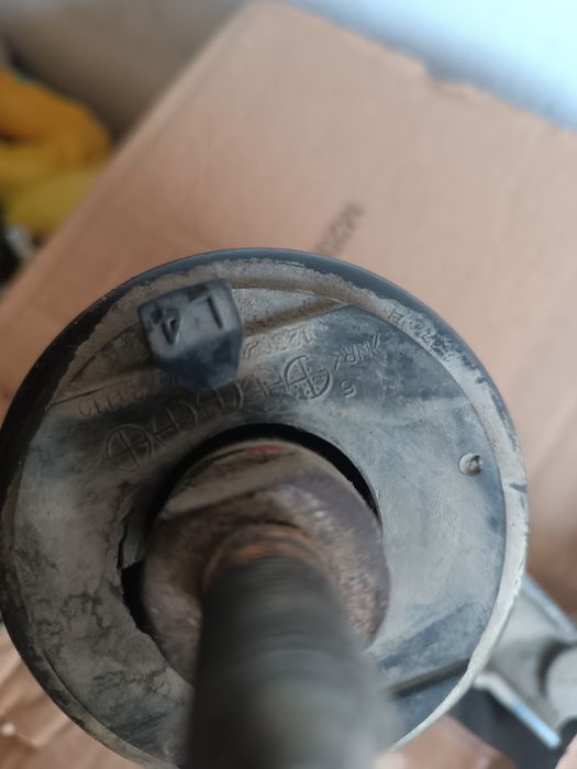 Продам контрактную правую подушку Камри 30