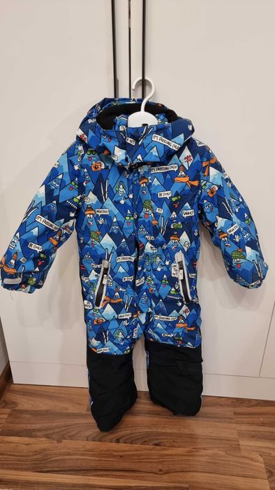 Продам комбинезон на мальчика