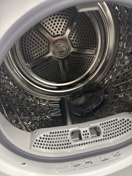 Uscător de rufe cu pompă de căldură 8kg  Lincoln PLSHH8CBN1