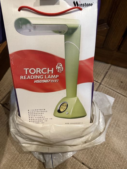 Продам настольную лампу