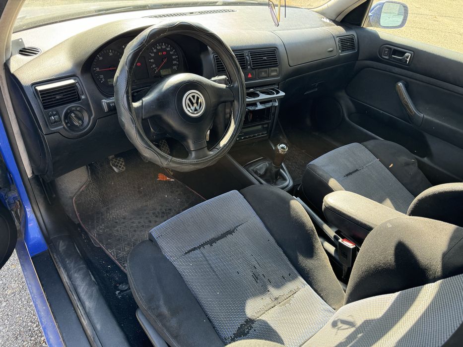 Продавам голф 4 1.9 110кс на части