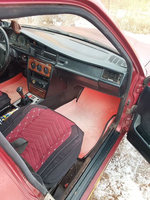 Мерс 190 2.3 газ-бензин