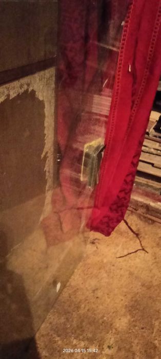 Продава стъклена врата