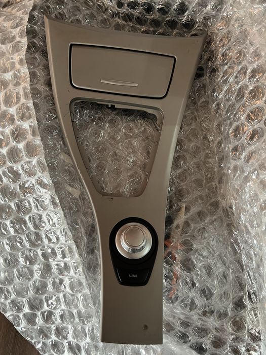 CCC екран и лайстна за голяма навигация e90/e91