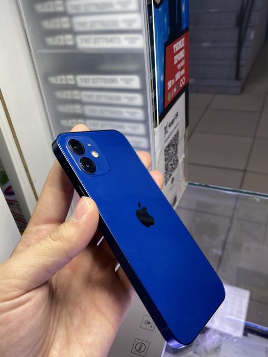 iPhone 12 в идеальном состоянии