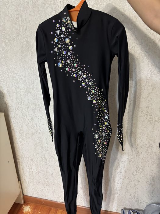 костюм для гимнастики