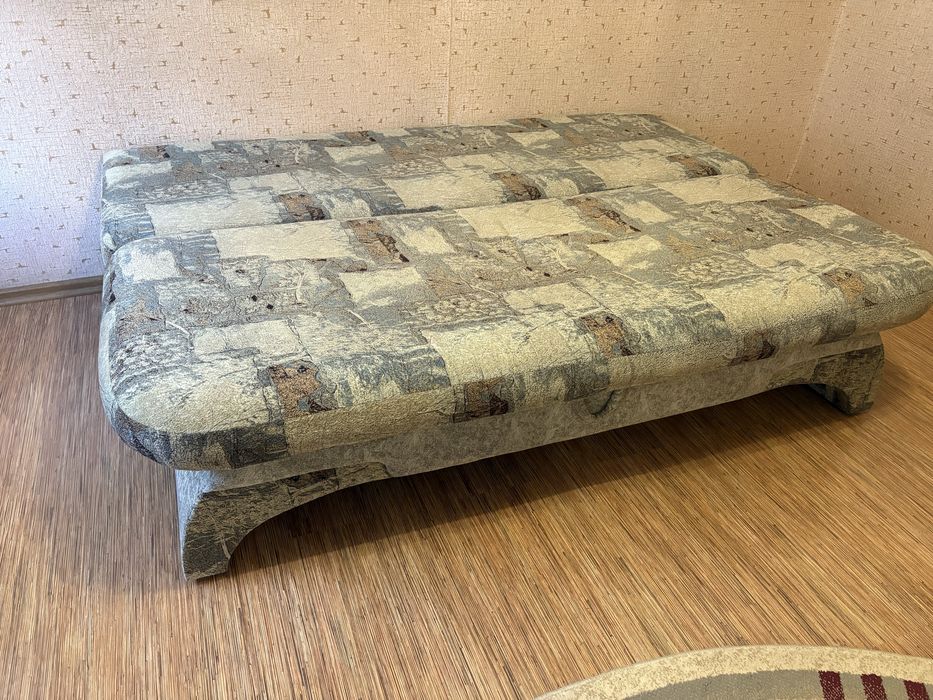 Диван в хорошем состоянии