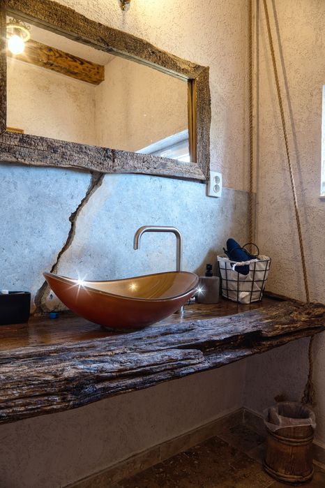 Cabană în Apuseni, loc. Beliș libera de Craciun, ocupata de Rev