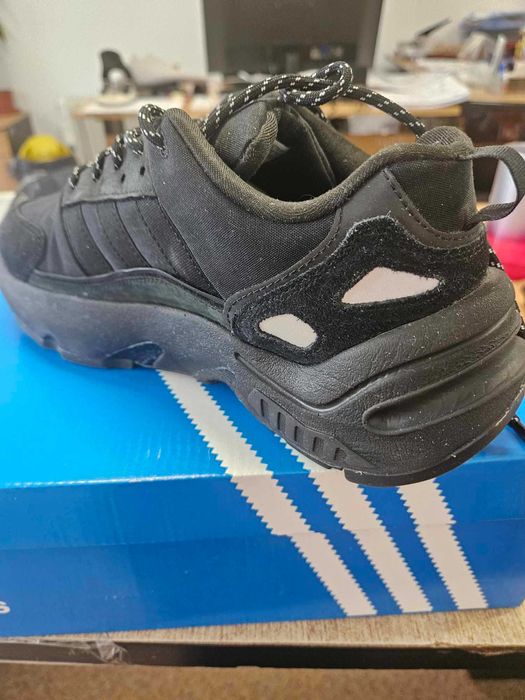 Adidas nepurtati, noi, in cutia originala