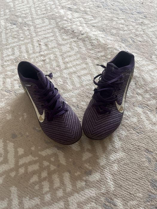 Спортивная обувь бутсы