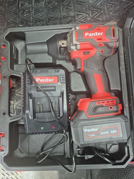 Masina de insurubat cu impact