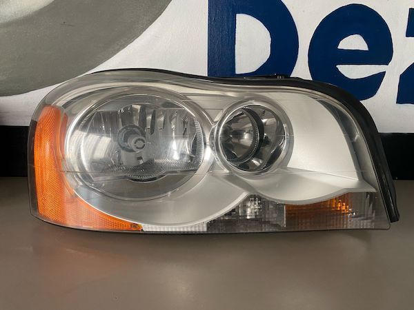 Far xenon dreapta VOLVO XC90 2003+ 30698816