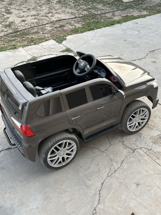 Продам электромобиль в отличном состоянии