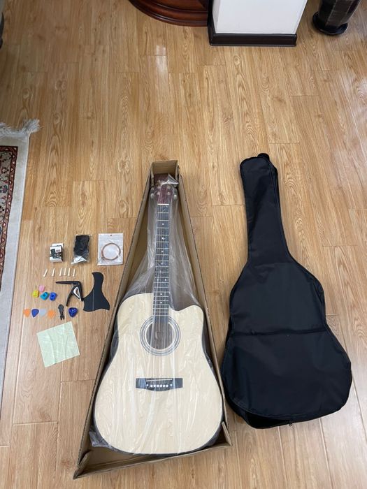 Акустическая гитара