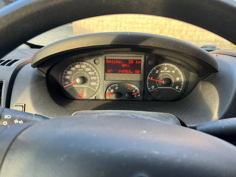 Citroen Jumper 2.2 Diesel 130 CP – 2014 – 6 locuri – AC – Pilot – 6 viteze