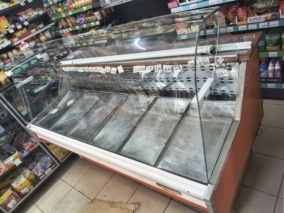 Vând vitrină orizontală in stare de functionare