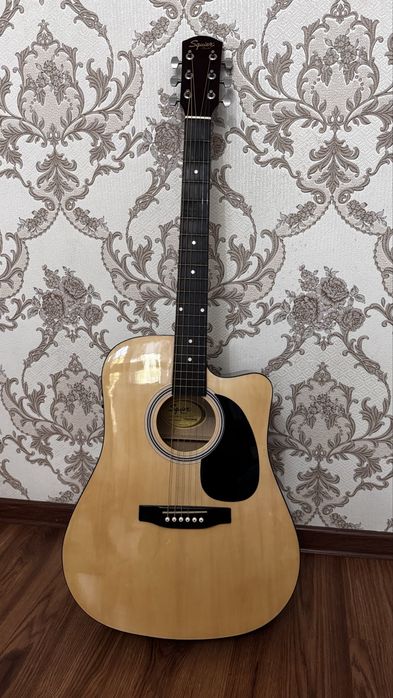 Squier by Fender SA-105CE
