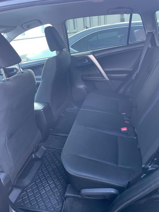 Vând Toyota Rav4 / 2.0 / 2015