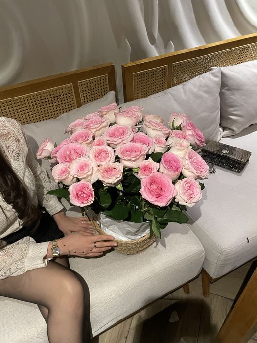 Букет цветов с горшком