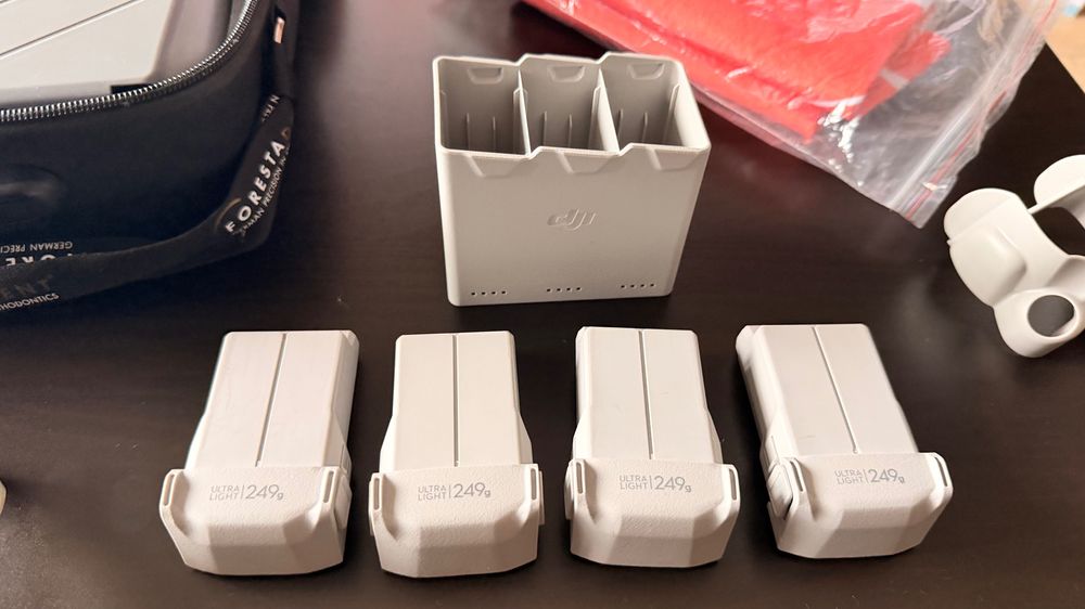 Drona Dji mini 4 pro fly more combo RC2 + 4 baterii + accesorii