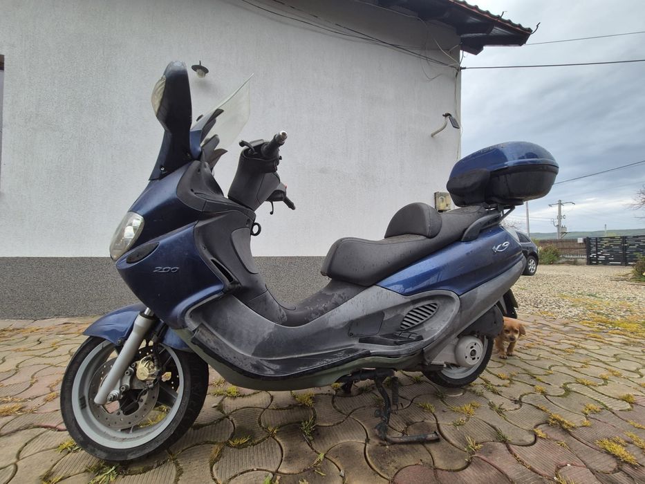 Dezmembrez maxi scooter Piaggio X9 Evolution 200cc maxiscooter scuter carene far bord oglinzi motor evacuare parbriz