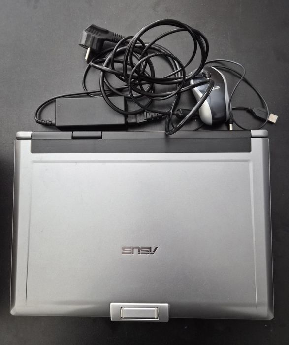 Vand laptop Asus F5R