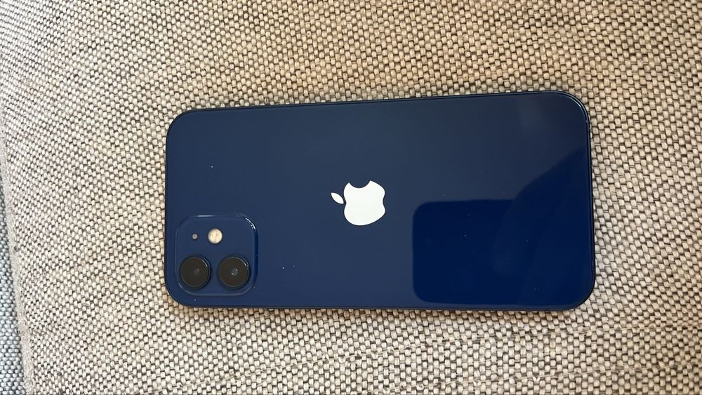 Продам Айфон 12 в идеале