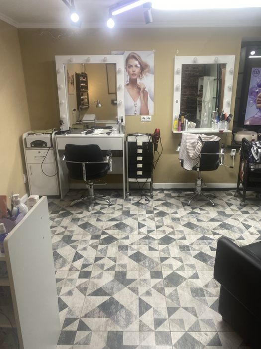 Сдам парикмахерское кресло