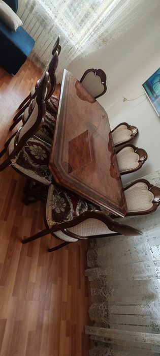 Продам итальянский стол со стульями