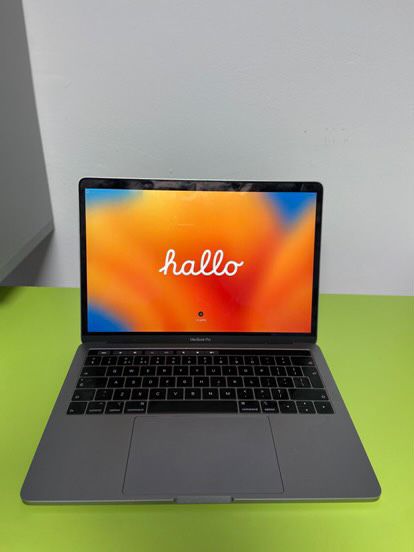 MacBook Pro 13 Touch Bar 2019