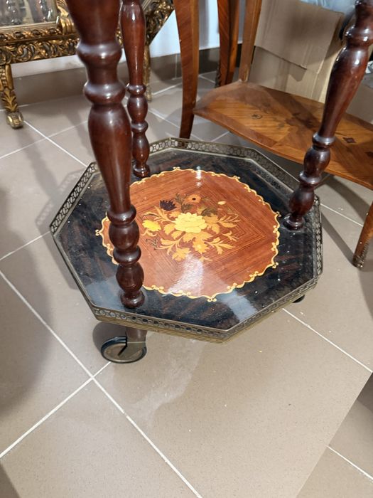 Masuta Cafea cu Roti Intarsii