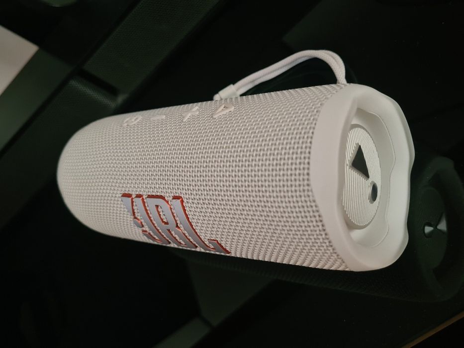 Boxa jbl Harman Flip6 alb/gri, originală !