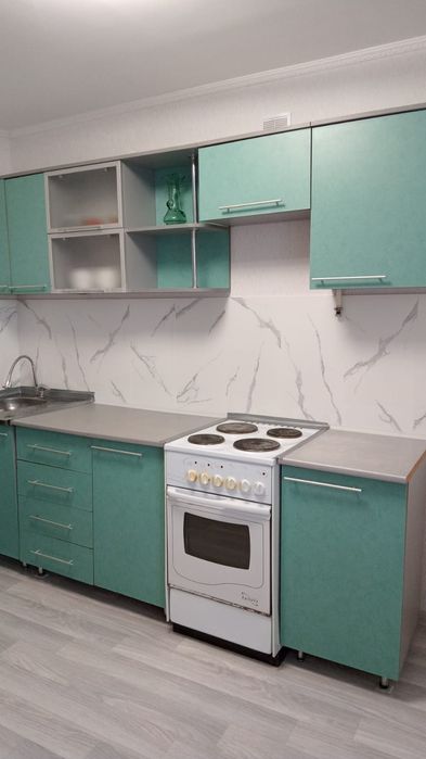 Продам кухонный гарнитур и плитку